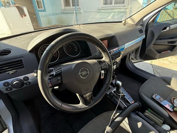 2007 Opel Astra H Рестайлинг, серебристый, 500000 рублей - вид 7
