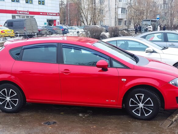 2012 SEAT Leon II Рестайлинг, красный, 650000 рублей - вид 1