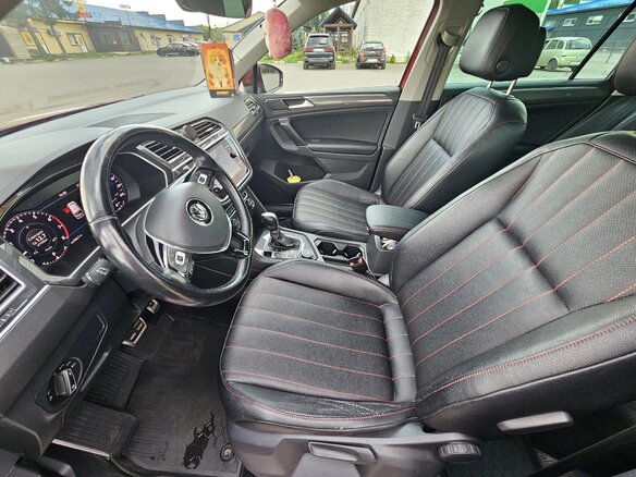 2018 Volkswagen Tiguan II, пурпурный, 2180000 рублей - вид 4