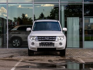 2011 Mitsubishi Pajero IV Рестайлинг 1, белый, 1765000 рублей, вид 2