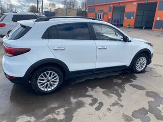 2020 Kia Rio X-Line IV, белый, 1700000 рублей, вид 5