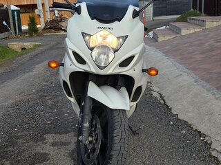 2010 Suzuki GSX 1250 FA, белый, 450000 рублей, вид 4