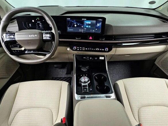 2026 Kia Carnival IV Рестайлинг, чёрный - вид 4
