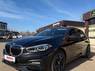 2020 BMW 1 серии 118i III (F40), чёрный, 2150000 рублей, вид 1