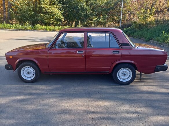 2005 Lada (ВАЗ) 2105, красный, 285000 рублей - вид 1