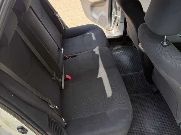 2013 Toyota Prius III Рестайлинг (XW30), серый, 1200000 рублей - вид 13