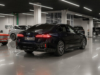 2025 BMW 5 серии 523d xDrive VIII (G60/G61/G68), чёрный, 8350000 рублей, вид 5