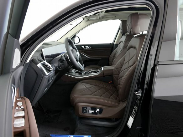 2026 BMW X5 Long 30Li IV (G05/G18) Рестайлинг, чёрный, 9980000 рублей - вид 10