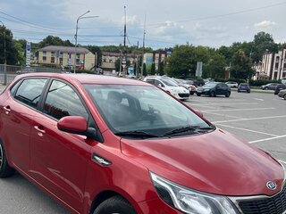 2012 Kia Rio 4-speed III, красный, 900000 рублей, вид 1