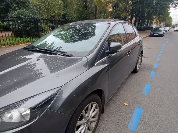2017 Ford Focus III Рестайлинг, серый - вид 3