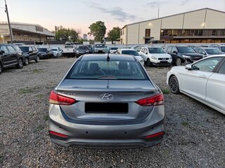 2018 Hyundai Solaris II, серый, 882000 рублей, вид 4