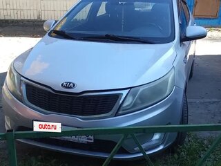 2014 Kia Rio 4-speed III, серебристый, 500000 рублей, вид 2