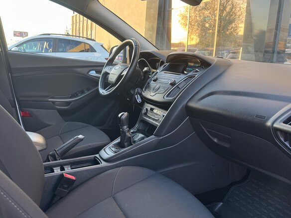 2017 Ford Focus III Рестайлинг, белый, 1100000 рублей - вид 19