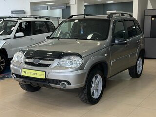 2015 Chevrolet Niva I Рестайлинг, серебристый, 550000 рублей, вид 1