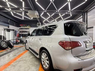 2011 Infiniti QX56 II, серебристый, 2800000 рублей, вид 3
