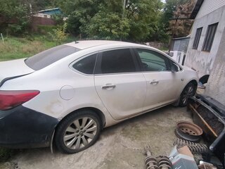 2013 Opel Astra J Рестайлинг, белый, 320000 рублей, вид 5