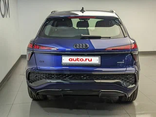 2026 Audi Q3 TFSI III (FJ), синий, 7350000 рублей, вид 4