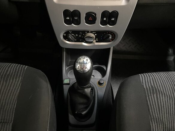 2010 Renault Logan I Рестайлинг, белый - вид 14