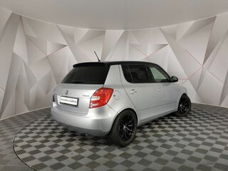 2014 Skoda Fabia II Рестайлинг, серебристый, 565150 рублей, вид 2