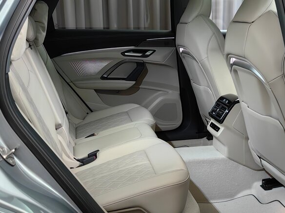 2026 Audi Q5 L III (GU), серебристый, 6585000 рублей - вид 7