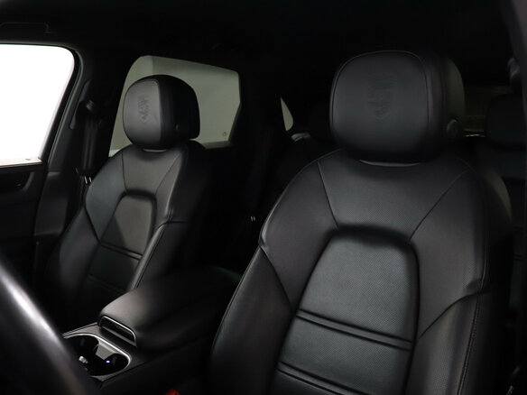 2020 Porsche Cayenne III, чёрный, 7400000 рублей - вид 16