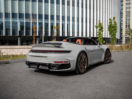 2026 Porsche 911 Turbo S VIII (992) Рестайлинг, серый, 40000000 рублей, вид 5