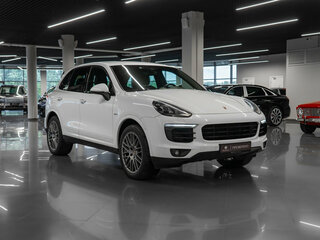 2017 Porsche Cayenne Diesel II Рестайлинг (958), белый, 4200000 рублей, вид 2
