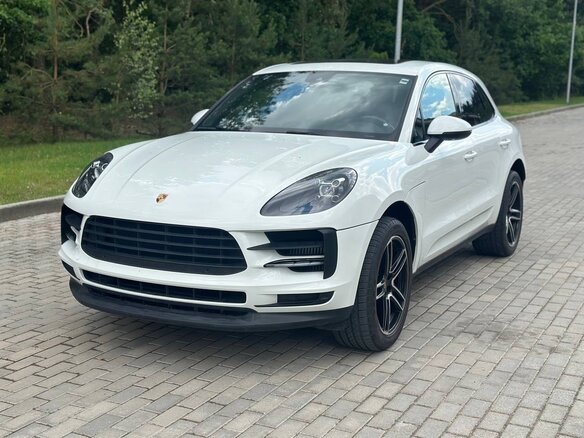 2021 Porsche Macan S I Рестайлинг, белый, 4500000 рублей - вид 2