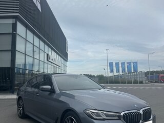 2020 BMW 5 серии 520i VII (G30/G31/G38) Рестайлинг, серый, 4199000 рублей, вид 3
