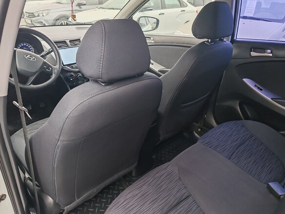2015 Hyundai Solaris I Рестайлинг, белый - вид 13