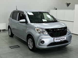 2017 Toyota Passo III, серебристый, 960000 рублей, вид 3