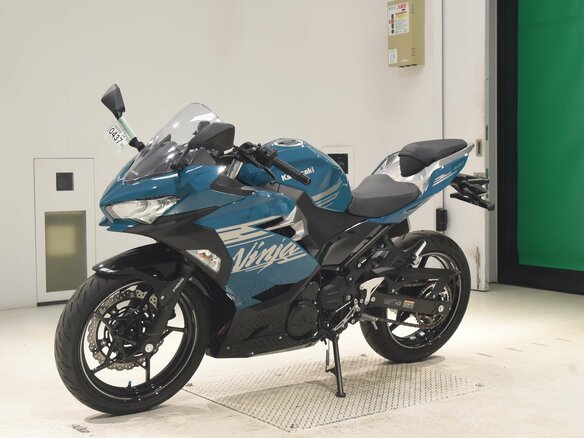 2021 Kawasaki Ninja 400, синий, 650000 рублей - вид 2