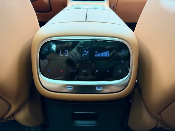 2025 GAC Trumpchi S9, чёрный - вид 25