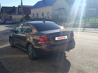 2017 Volkswagen Polo V Рестайлинг, коричневый, 1360000 рублей, вид 5