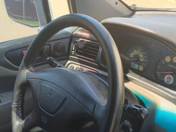 2003 Mitsubishi Space Wagon III, серебристый - вид 21