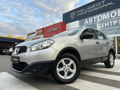 2013 Nissan Qashqai I Рестайлинг, серебристый, 1060000 рублей, вид 3
