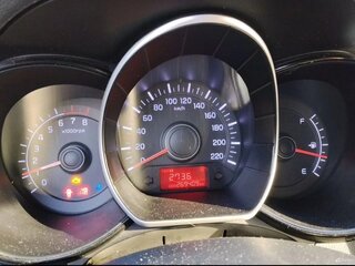 2013 Kia Rio 5-speed III, серый, 750000 рублей, вид 5
