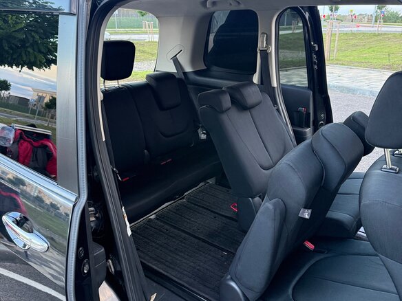 2015 Mazda Biante SkyActiv, чёрный, 1450000 рублей - вид 8