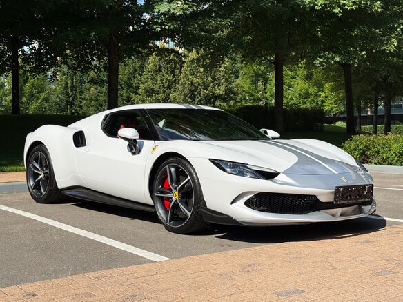 2022 Ferrari 296 GTB, белый, 25900000 рублей - вид 17