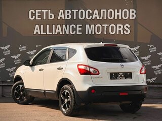2013 Nissan Qashqai I Рестайлинг, белый, 990000 рублей, вид 5