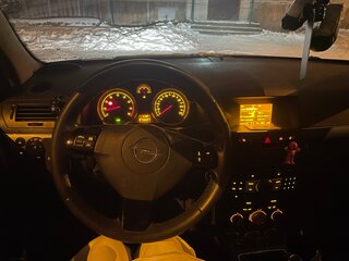 2008 Opel Astra GTC H Рестайлинг, чёрный, 420000 рублей, вид 3