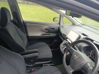 2010 Toyota Wish II, чёрный, 1100000 рублей, вид 5