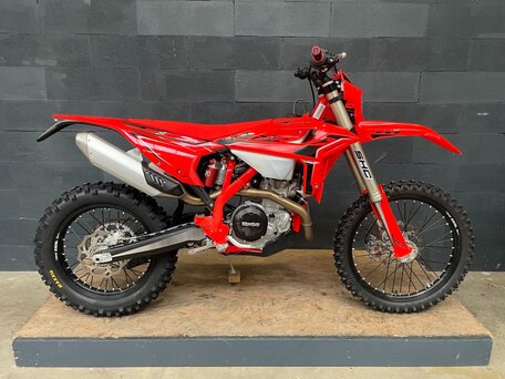 2026 Beta RR 4T 350/390/430/480 RC, красный, 779900 рублей, вид 2