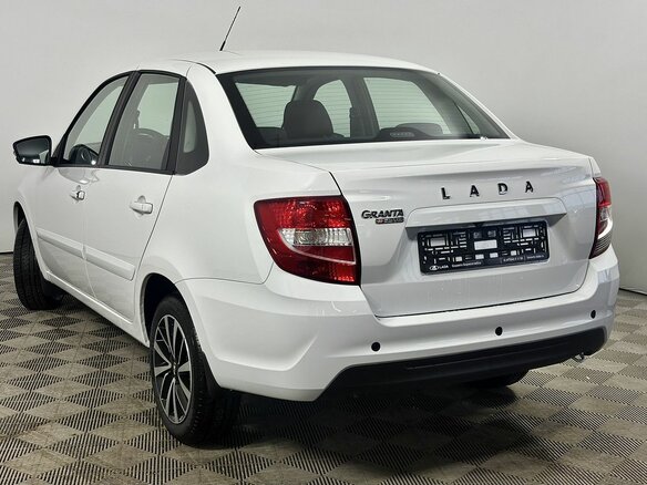 2026 Lada (ВАЗ) Granta I Рестайлинг, белый, 1285000 рублей - вид 2