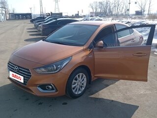 2018 Hyundai Solaris II, оранжевый, 1450000 рублей, вид 2