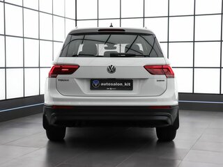 2019 Volkswagen Tiguan II, белый, 2800000 рублей, вид 5