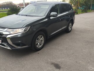 2021 Mitsubishi Outlander III Рестайлинг 3, серый, 2600000 рублей, вид 2