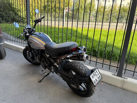 2021 Ducati Scrambler 1100, серебристый, 1000000 рублей - вид 2