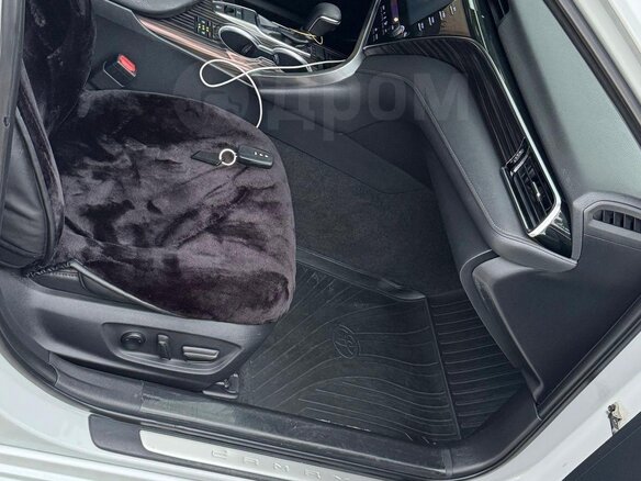2020 Toyota Camry VIII (XV70), белый, 2450000 рублей - вид 14