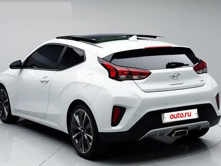 2018 Hyundai Veloster II, белый, 1615000 рублей, вид 2